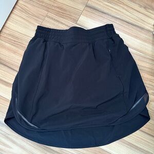 Black Lululemon Athletic Skirt size 6 excellent condition